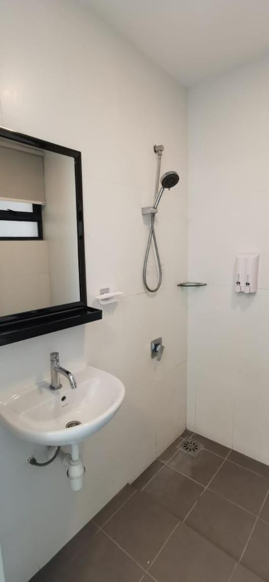 Seaview Dwharf Family Suit Private Port Dickson Exterior photo